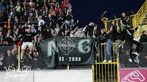 In 2006, supporters from both clubs were banned from attending away matches for five years. Dac Slovan Bratislava 02 04 2016