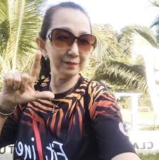 Alan Teng updated his profile picture.