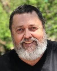 Russ Lee's Instagram, Twitter & Facebook