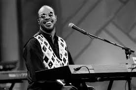 Последние твиты от stevie wonder (@steviewonder). Geruchte Besagen Dass Stevie Wonder Sehen Kann Obwohl Er Von Geburt An Blind Ist