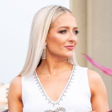 LAUREN WOLVERTON (@lauren_wolverton) • Threads, Say more