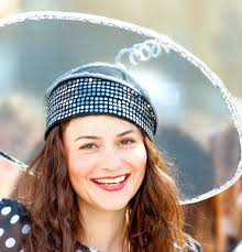 Chica vestida como Malvina foto de archivo editorial. Imagen de disfrute