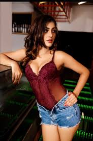 Picture size 6cm x 6cm. Yashika Anand On Twitter