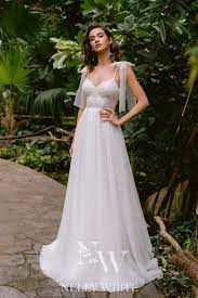 Sie können im verspielten oder im märchenhaften style gekauft werden. Brautkleid Verspielt Schleife Tullrock Marry4love Berlin Brautkleider Verleih Und Hochzeitskleider Verkauf Brautmode Nach Mass
