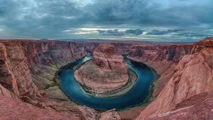 Horseshoe Bend: 2-hour drive north in Page, Arizona, AI generated