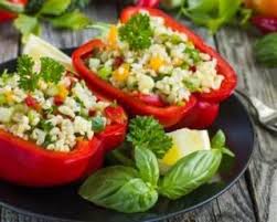 Poivrons Farcis A La Semoule Et Petits Legumes Http Www Fourchette Et Bikini Fr Recettes Recettes Poivrons Farcis Recette Poivron Farci Recettes De Legumes
