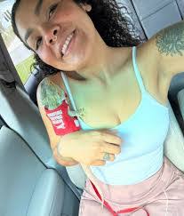 Roxanne Schilling's Instagram, Twitter & Facebook