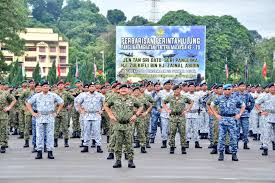 Selepas hampir 77 tahun beroperasi, pangkalan udara kuala lumpur di jalan lapangan terbang lama, sungai besi yang dikendalikan oleh tentera udara diraja malaysia (tudm) sejak 1941 secara rasminya memulakan operasi pemindahan petang tadi. Air Times News Network Na Twitteru Pertahanan Perbarisan Perintah Ulung Panglima Angkatan Tentera Malaysia Ke 20 Telah Berlangsung Di Dataran Ptd Kem Perdana Sungai Besi Atm Tdm Tldm Tudm Airtimes Https T Co Cwe4vwx7vi