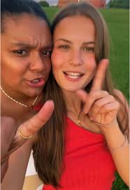 ella estep (@ellaestep)