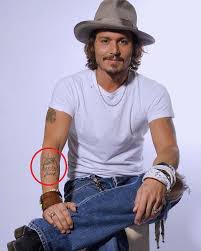 Hearts playing cards, playing card games, jack tattoo, tattoo you, rey reina. Johnny Depps 37 Tattoos Ihre Bedeutung Promi Tattoos
