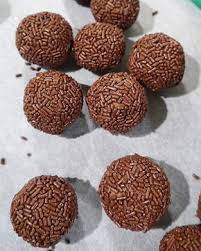 Claudias Rumkugeln Von Pmu32 Chefkoch Rumkugeln Rezept Rumkugeln Kekse Backen Rezept