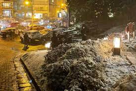 Adquira seu passaporte e venha brincar no único parque com neve de verdade do brasil. Umrb3b1eo4bg3m