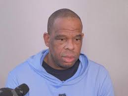 Hubert Davis "devastated" over loss of friend and teammate Eric Montross