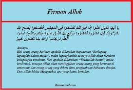 Ayat ini diturunkan pada hari jum'at ketika itu rasulullah saw berada di satu tempat yang sempit dan menjadi kebiasaan bagi beliau memberikan tempat khusus buat para sahabat yang terlibat dalam perang badar, karena besarnya jasa mereka. Surat Al Mujadalah Ayat11 Lengkap Arti Dan Tafsirannya