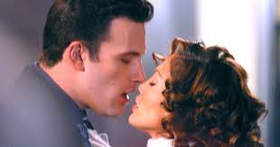 Дженнифер лопес страстно целовала бена аффлека на яхте. Ben Afflek I Dzhennifer Lopes Byli Zamecheny Vmeste Nachedeu