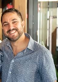 Hilary Ogden's Instagram, Twitter & Facebook