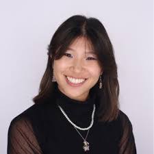 Lora Hendrix's Instagram, Twitter & Facebook