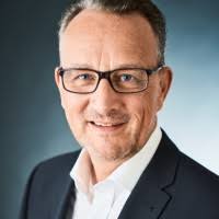 2500+ "Dirk" profiles