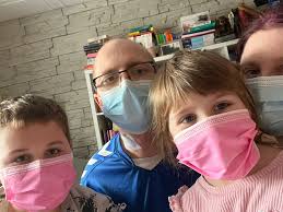 Fundraiser for Kathrin Lindner by Leila Mnini : Medizinstudentin kämpft für  Familie