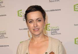 Sophie jovillard part à la découverte des hommes et femmes. Sophie Jovillard La Biographie De Sophie Jovillard Avec Gala Fr