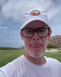 This may be one of the silkiest 'Hello Friends' we've ever heard from  Nantz. 🙌