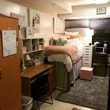 Margo S Dorm Room University Of Cincinnati Calhoun Hall College Dorm Room Decor College Bedroom Decor Dorm Room Layouts