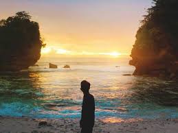 10 lagu yang cocok untuk menikmati senja di alam bebas 4. Berburu Eksotisnya Sunset Di Pantai Wedi Klopo Amazing Malang