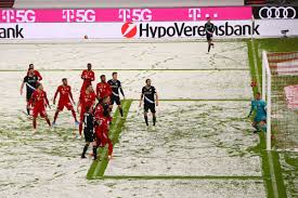 Bayern münchen gewinnt zu null. Bavarian Podcast Works Postgame Show Bayern Munich Draws Arminia Bielefeld 3 3 On A Snowy Night In Munich Bavarian Football Works