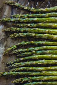 Comment Faire Des Asperges Vertes Roties Recette En 2020 Asperge Verte Roti Roti Au Four