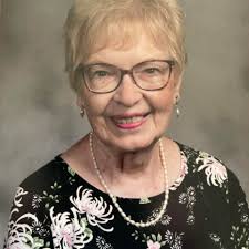 Do glasses help with macular degeneration vision?