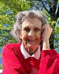 Alva Lee's Instagram, Twitter & Facebook