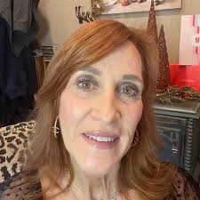 Lisa Kozyra's Instagram, Twitter & Facebook