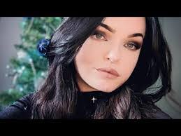 Jennifer Lauren's Instagram, Twitter & Facebook