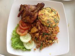 I was ordering 2 maggie goreng, but what they give it to me is nasi goreng mamak! Resepi Nasi Goreng Ayam Simple Yang Patut Dicuba