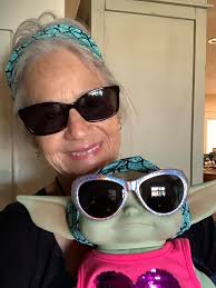 Daisy wishes her mom didn't have such great luck finding the mermaid life  jackets! 😄