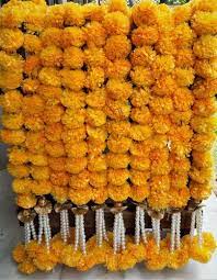Artificial marigold fluffy flowers door toran are the best option for decorating the main entrance (door) of your home you can use it it is handmade and it contains approximately 100 to 120 artificial marigold flowers. Yellow And White Polyurethane Artificial Marigold Flower Strings With Beads Rs 90 Piece Id 21118751548
