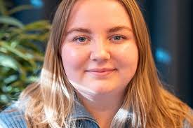 Student Håvard tjener for mye