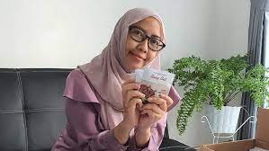 Di tengah hiruk pikuk penerimaan pns yang mencapai 4 juta pelamar dan ketidakpastian dalam perekonomian. Top Resign Dari Pns Pajak Rina Buka Toko Kue Beromzet Puluhan Juta