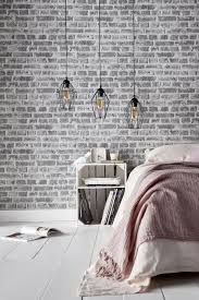 12 Tendances De Papiers Peints En 2020 Idees Shopping En 2020 Papier Peint Brique Tapisserie Brique Papier Peint Brique Gris