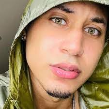 Eli Espino's Instagram, Twitter & Facebook