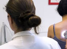 Diplômé de l'université paris v, d' évaluation et contrôle des techniques d' injection et de volumétrie du visage en dermatologie. Dermatologie Chu De Montpellier
