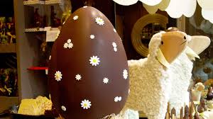 Paques Et Ses Moulages En Chocolat Lapin En Chocolat Oeufs En Chocolat Chocolat