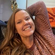 Amanda Pusey's Instagram, Twitter & Facebook