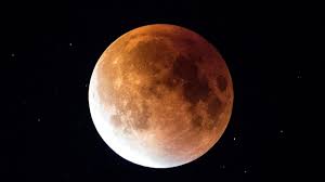 Selain itu saat berlangsungnya super blood moon ini, bulan akan terlihat berwarna merah darah. Jangan Lewatkan Gerhana Bulan Total Akan Terjadi 26 Mei Cuma 15 Menit Doang