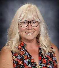 Andrea Lund's Instagram, Twitter & Facebook