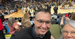 Pat Lowry's Instagram, Twitter & Facebook