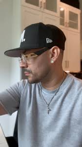 I had to do this earlier when my wife @gracies04 called me and told me (the  food was ready) Ran from my studio like...... Hahaha!!!!! #breakin #frankiej