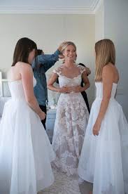 Gwyneth Paltrow Zeigt Nun Endlich Die Zauberhaften Fotos Ihrer Hochzeit Sommer Hochzeitskleider Kleid Hochzeit Hochzeitsfeier Ideen