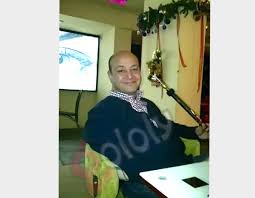 وهو أحد أهم الأعياد في البلاد: Ø¹Ù…Ø±Ùˆ Ø£Ø¯ÙŠØ¨ ÙŠØ¯Ø®Ù† Ø­Ø¬Ø± Ø§Ù„Ø´ÙŠØ´Ø© Ø¨Ù…Ø²Ø§Ø¬
