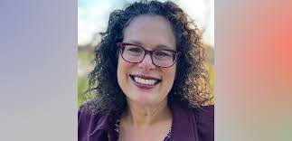 Helen Stahl's Instagram, Twitter & Facebook